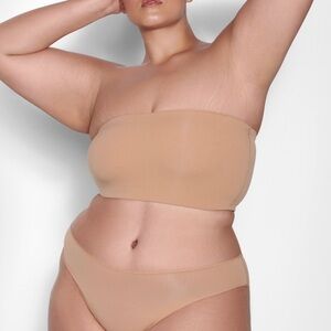 Skims Fits Everybody BANDEAU Bra size Medium NWT